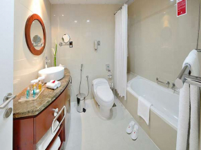 Ramada Sharjah ванная комната