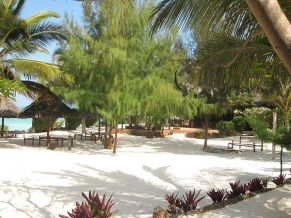 Tanzanite Beach Resort территория
