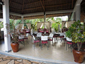 Uroa Bay Beach Resort кафе