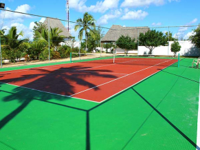 Uroa Bay Beach Resort теннисный корт