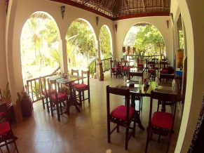 Waikiki Resort Zanzibar ресторан 2