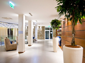 Hotel Lake's 4* superior. Лобби