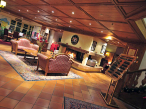 Renaissance Riessersee 4*. Лобби