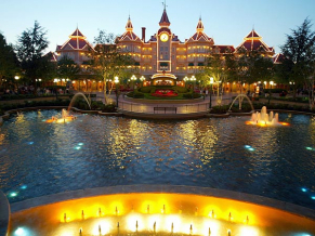 Disneyland 4*. Фасад