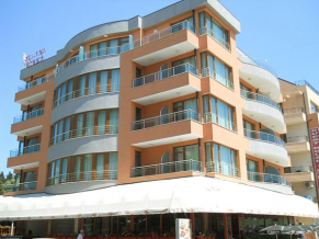 Zlatna Ribka 3* (Златна Рыбка 3*). Фасад