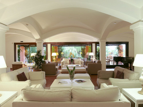 Le Ginestre 4*. Лобби