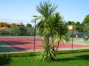 Le Mimose 3*. Теннисный корт