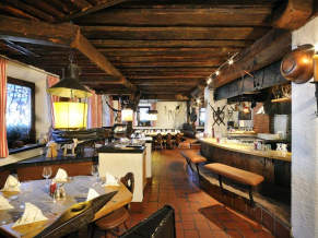 Zur Dorfschmiede 4*. Ресторан