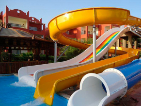 Aqua Hotel Resort & Spa 4*. Водные горки