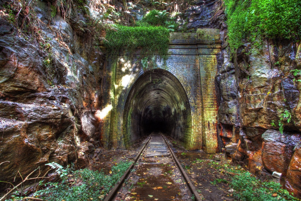 Заброшенный железнодорожный тоннель города Хеленсбург, закрыт в 1915 году.