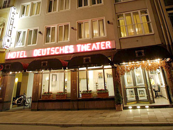 Deutsches Theater 4*. Фасад
