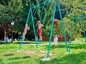 Санаторий «Карпатия» детская площадка