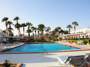 Al Mashrabiya Beach Resort бассейн