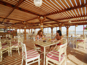 Amwaj Oyoun Hotel & Resort бар