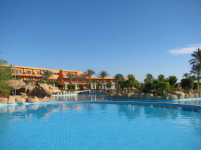 Amwaj Oyoun Hotel & Resort бассейн