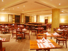 Amwaj Oyoun Hotel & Resort ресторан 1