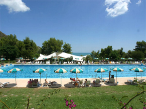 Degli Ulivi Villa - Pugnochiuso Resort бассейн