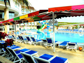 Ramada Resort Side бассейн