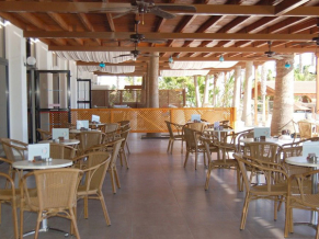 Cavo Maris Hotel бар 1