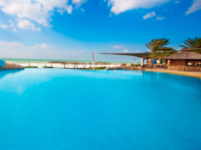Coral Beach Resort Sharjah бассейн 3