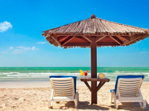 Coral Beach Resort Sharjah пляж