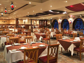 Hilton Al Hamra Beach & Golf Resort ресторан 1
