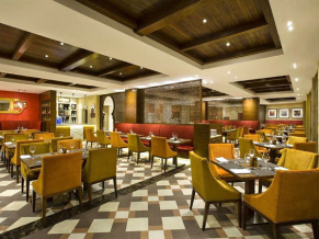 Hilton Al Hamra Beach & Golf Resort ресторан