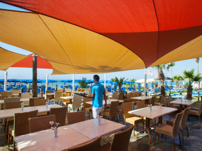 Lordos Beach Hotel бар 1