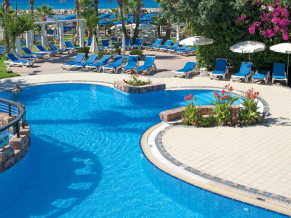 Lordos Beach Hotel бассейн
