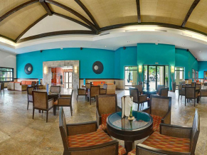 Now Larimar Punta Cana Resort бар 2