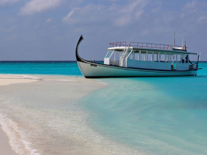 Palm Beach Resort & Spa Maldives катание на лодке