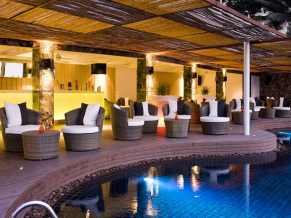 Pullman Pattaya Hotel G бар у бассейна