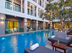 Trio Hotel Pattaya бассейн 1