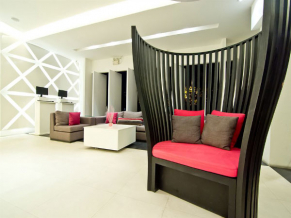 Trio Hotel Pattaya лобби 1