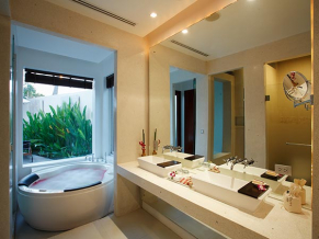 La Flora Patong ванная комната