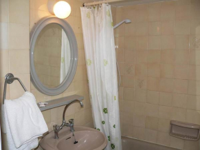 Costantiana Beach Hotel Apartments ванная комната