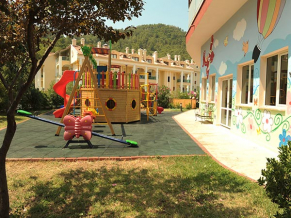 Green Nature Resort & Spa детская площадка