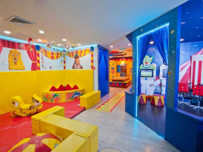 U Suites Eilat детская комната