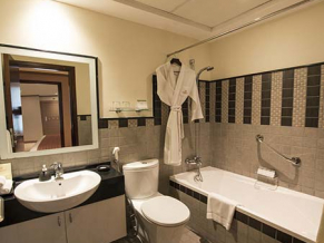 Emirates Grand Hotel Apartments ванная комната