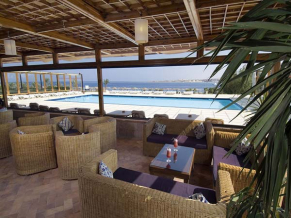 Fort Arabesque Resort бар