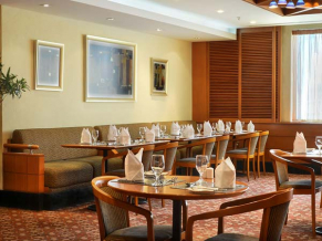 Swiss-Belhotel Sharjah ресторан