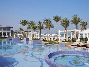 The St Regis Abu Dhabi бассейн