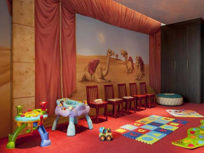 The St Regis Saadiyat Island Resort детская комната