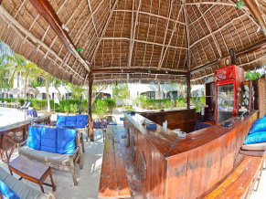 La Madrugada Beach Hotel & Resort бар