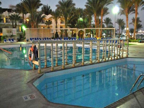 Regina Aquaрark Beach Resort бассейн