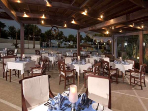 Regina Aquaрark Beach Resort ресторан