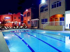 Verona Resort Sharjah бассейн 1