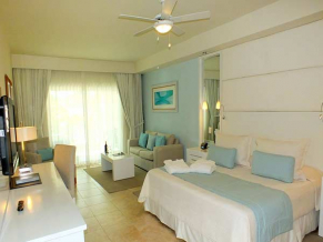 Ocean Blue & Sand Resort номер 4