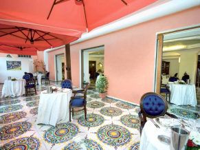 Strand Hotel Delfini Terme 4*. Ресторан