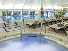 Danubius Health Spa Resort Heviz 4*. Бассейн